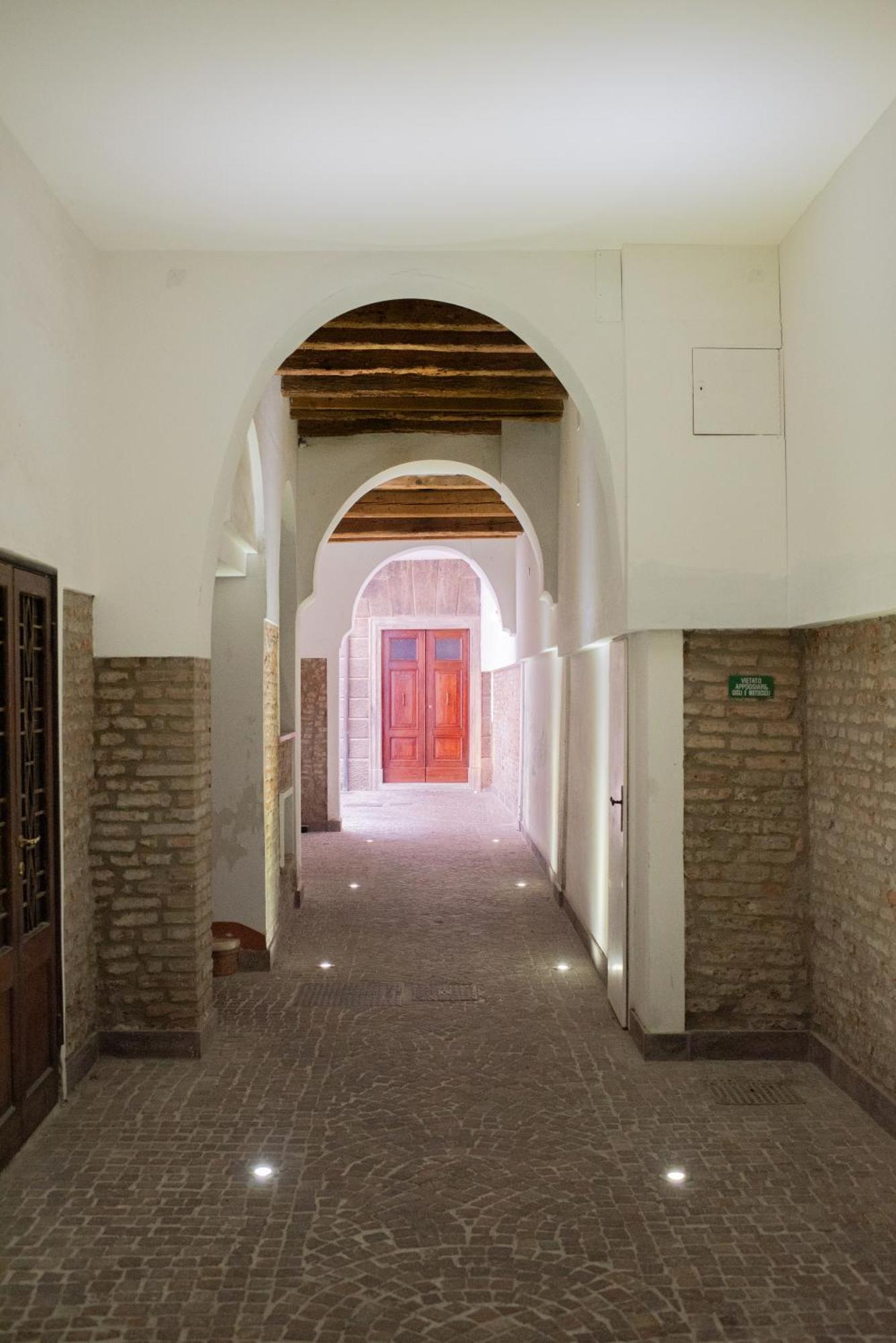 Corte Degli Estensi, Romantica Mansardina Феррара Экстерьер фото